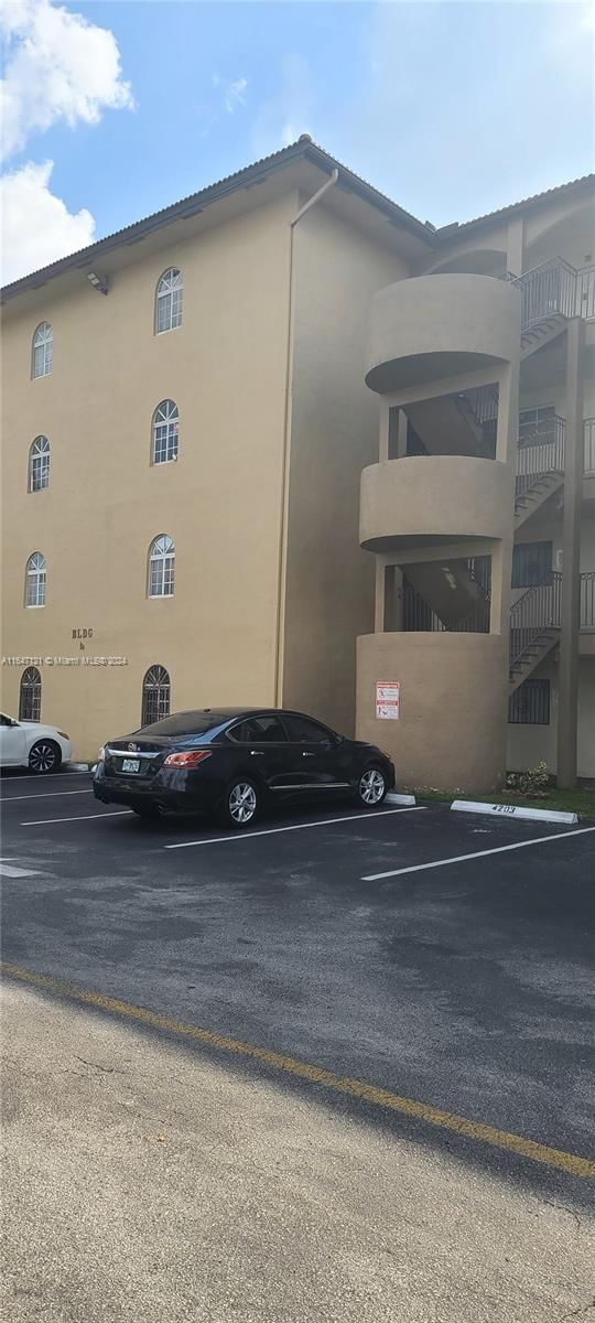 Real estate property located at 8851 119th ST #4101, Miami-Dade, GRAND VISTA CONDO, Hialeah Gardens, FL