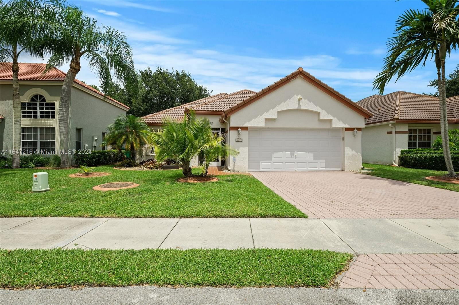 Real estate property located at 9237 Magnolia Ct, Broward, FOREST RIDGE PATIO HOMES, Davie, FL