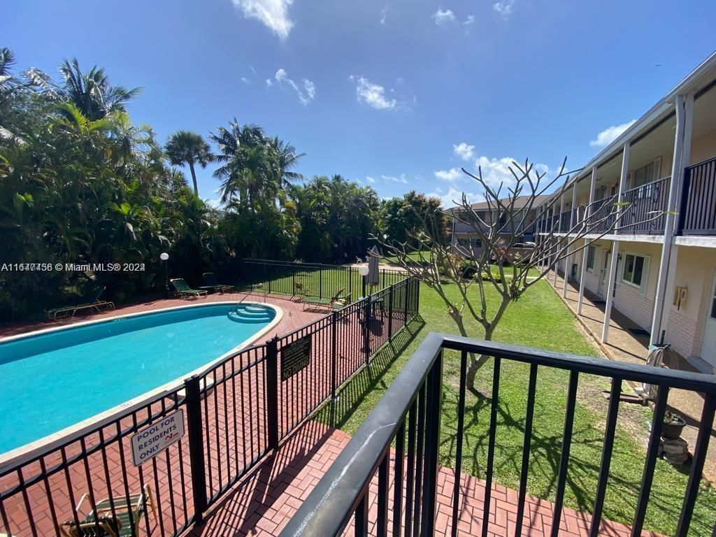 Real estate property located at 1431 14th Ave #205, Broward, Town & Country Apts Condo, Hollywood, FL