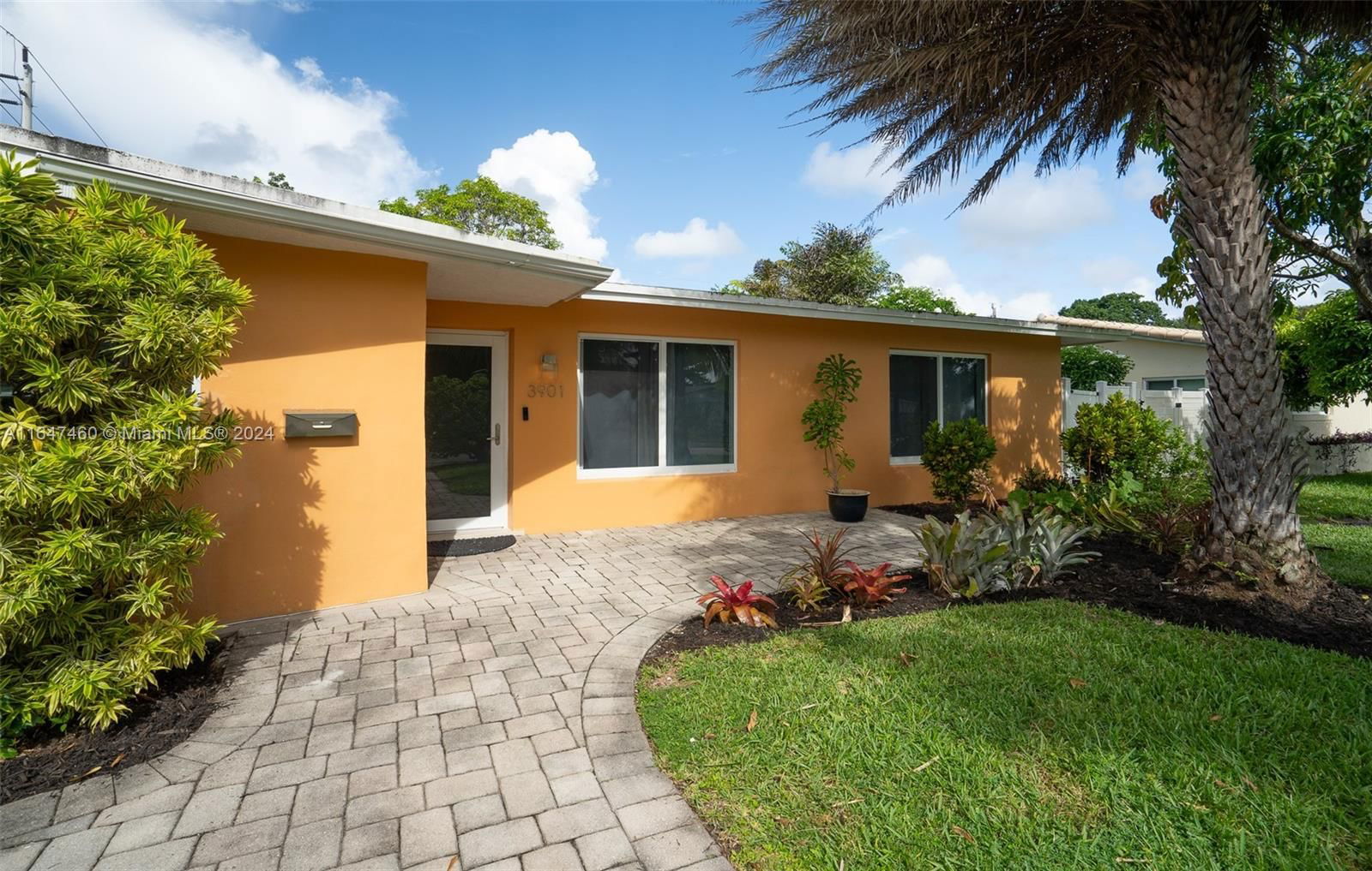 Real estate property located at 3901 19th Ave, Broward, ROYAL PALM ACRES SEC 6, Oakland Park, FL