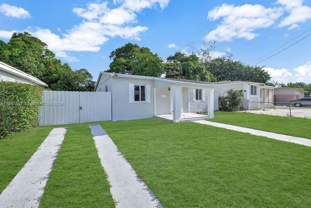 Real estate property located at 2967 135th St, Miami-Dade, OPA LOCKA PL NO 3, Opa-Locka, FL