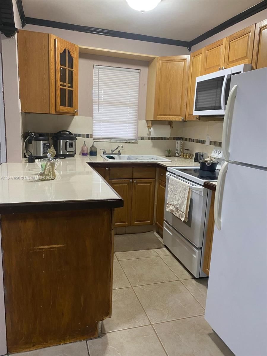 Real estate property located at 4050 135th St #20-1, Miami-dade, Villa Biscaya Jardines Co, Opa-Locka, FL