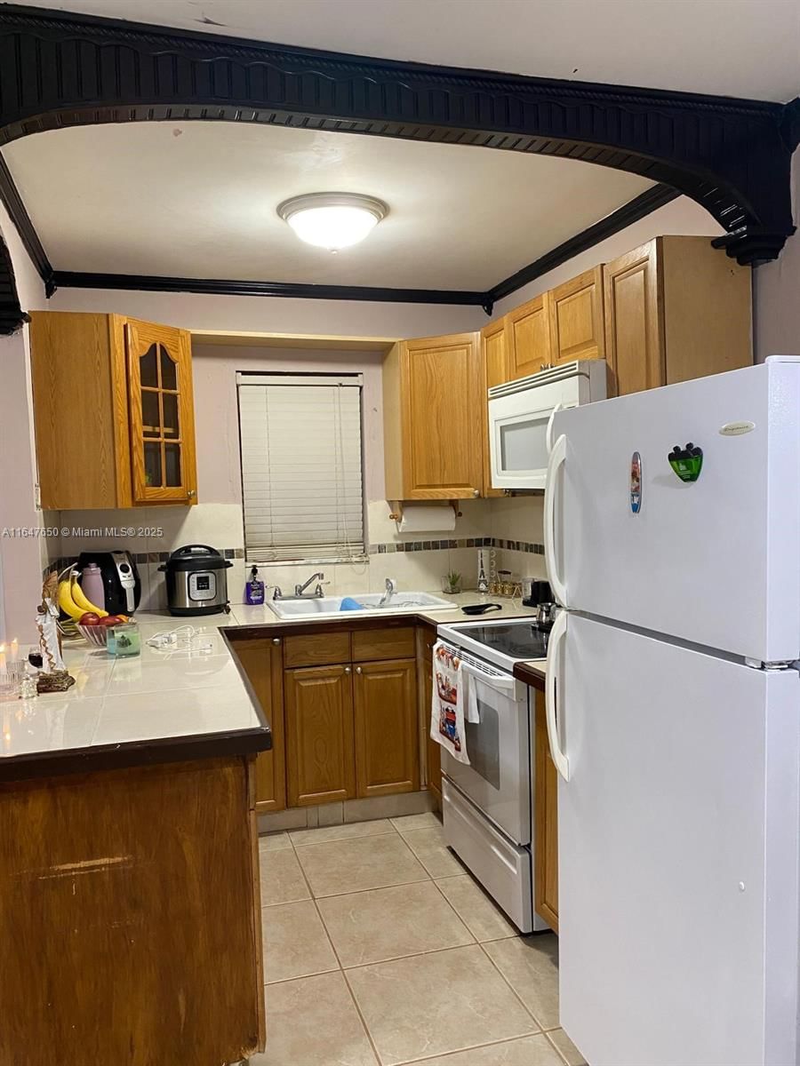 Real estate property located at 4050 135th St #20-1, Miami-dade, Villa Biscaya Jardines Co, Opa-Locka, FL