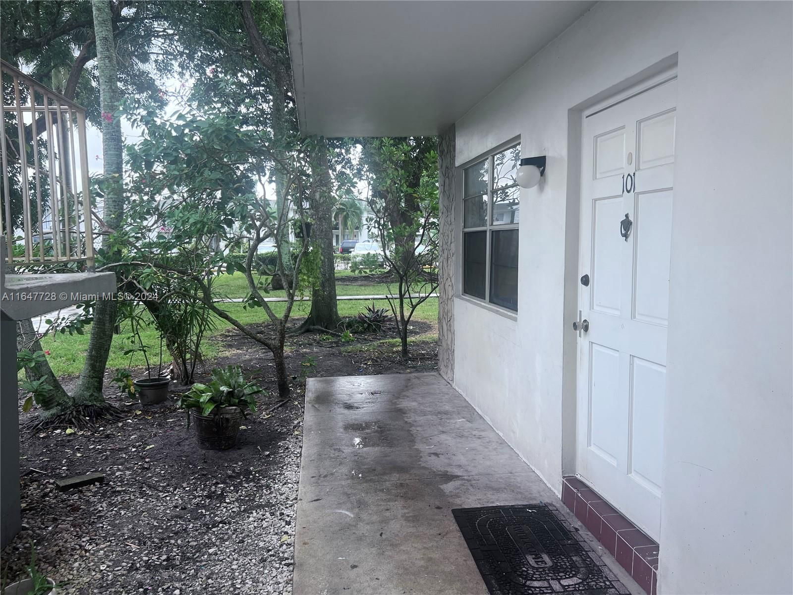 Real estate property located at 6191 37th St #101, Broward, II DELWOOD WEST CONDO, Davie, FL