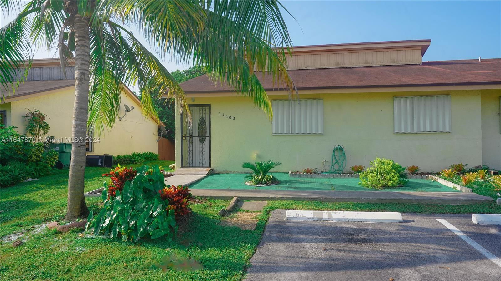 Real estate property located at 14100 281st Ter #14100, Miami-Dade, WATERSIDE TOWNHOMES SEC 3, Homestead, FL