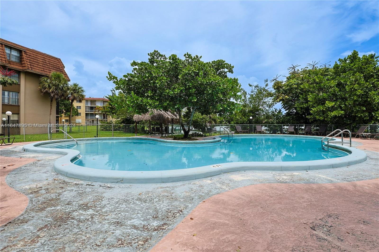 Real estate property located at 665 195th St #427, Miami-Dade, COCO WOOD CONDO, Miami, FL