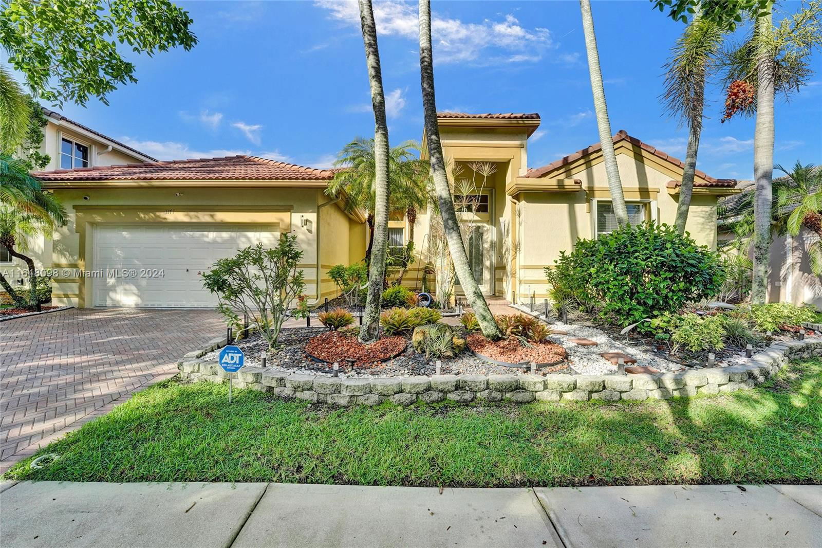 Real estate property located at 1177 Skylark Dr, Broward, SECTOR 2-PARCELS 17 18 19, Weston, FL