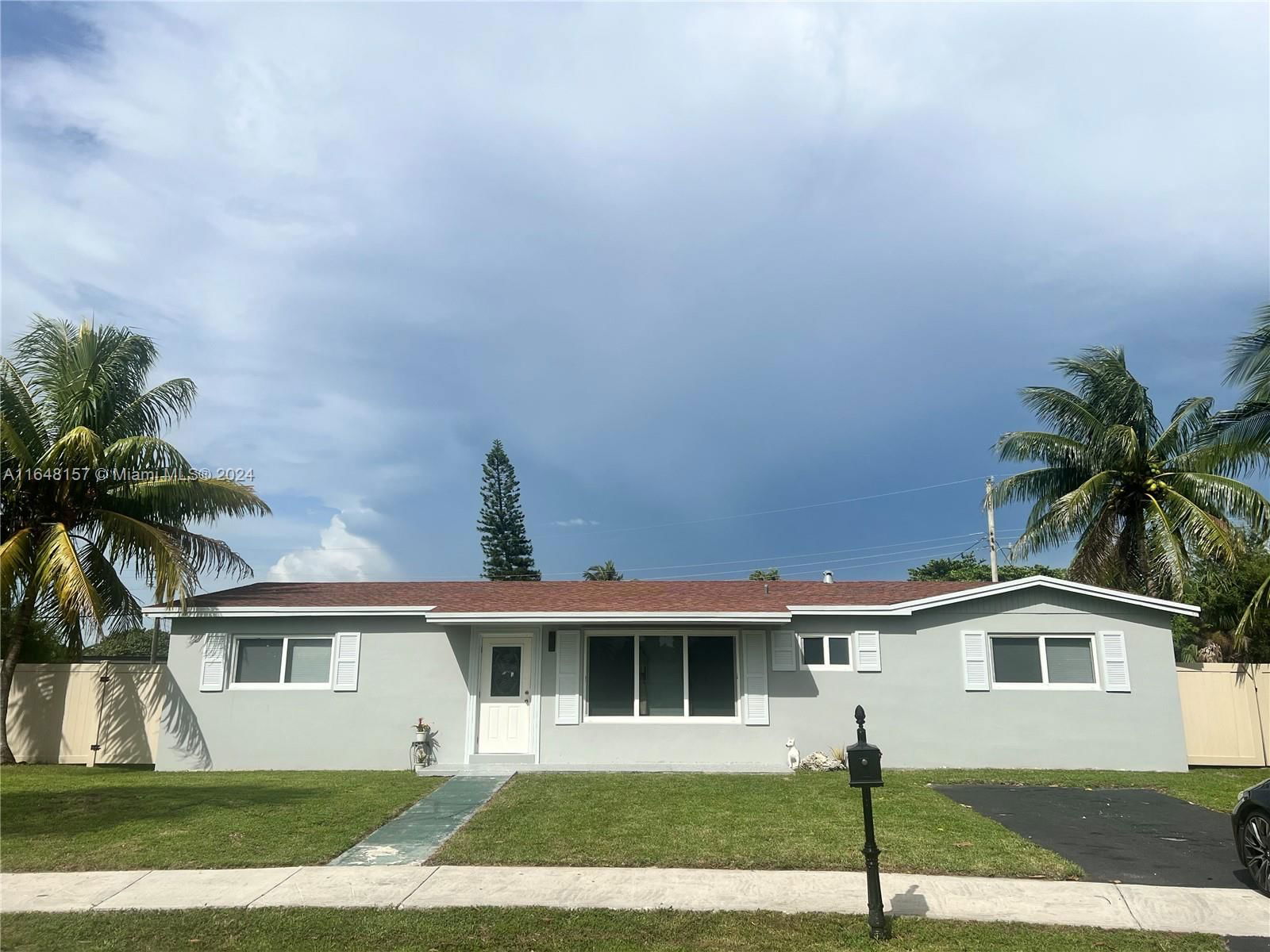 Real estate property located at 20505 25th Ct, Miami-Dade, LAKE LUCERNE SEC 4, Miami Gardens, FL