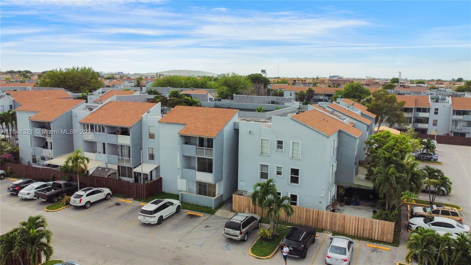 Real estate property located at 1735 60th St M126, Miami-Dade, LOS SUENOS CONDO, Hialeah, FL