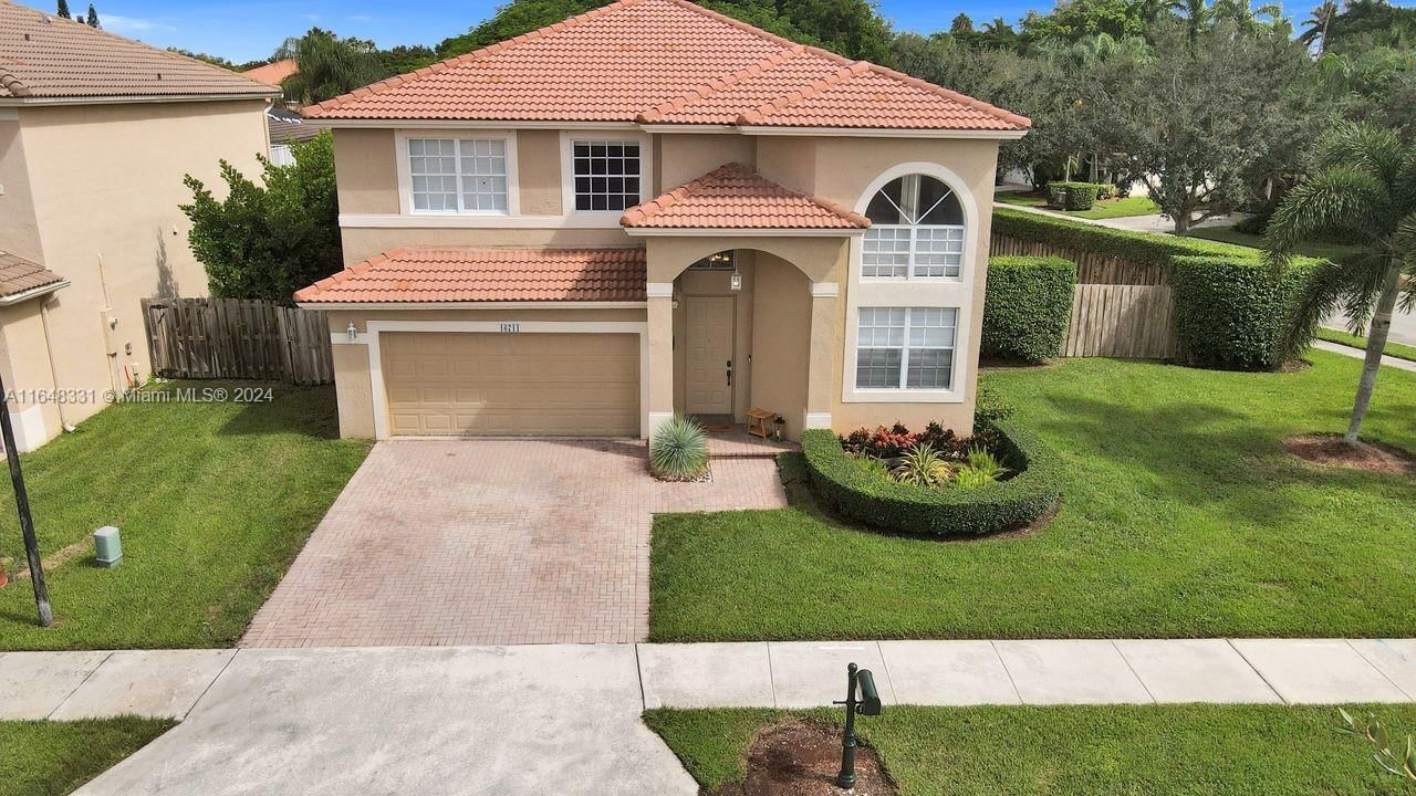 Real estate property located at 16711 Sapphire Isle, Broward, AMBER-RUBY COVE PLAT, Weston, FL