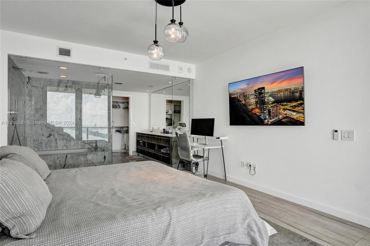 Real estate property located at 3131 7th Ave #3504, Miami-dade, One Paraiso Condo, Miami, FL