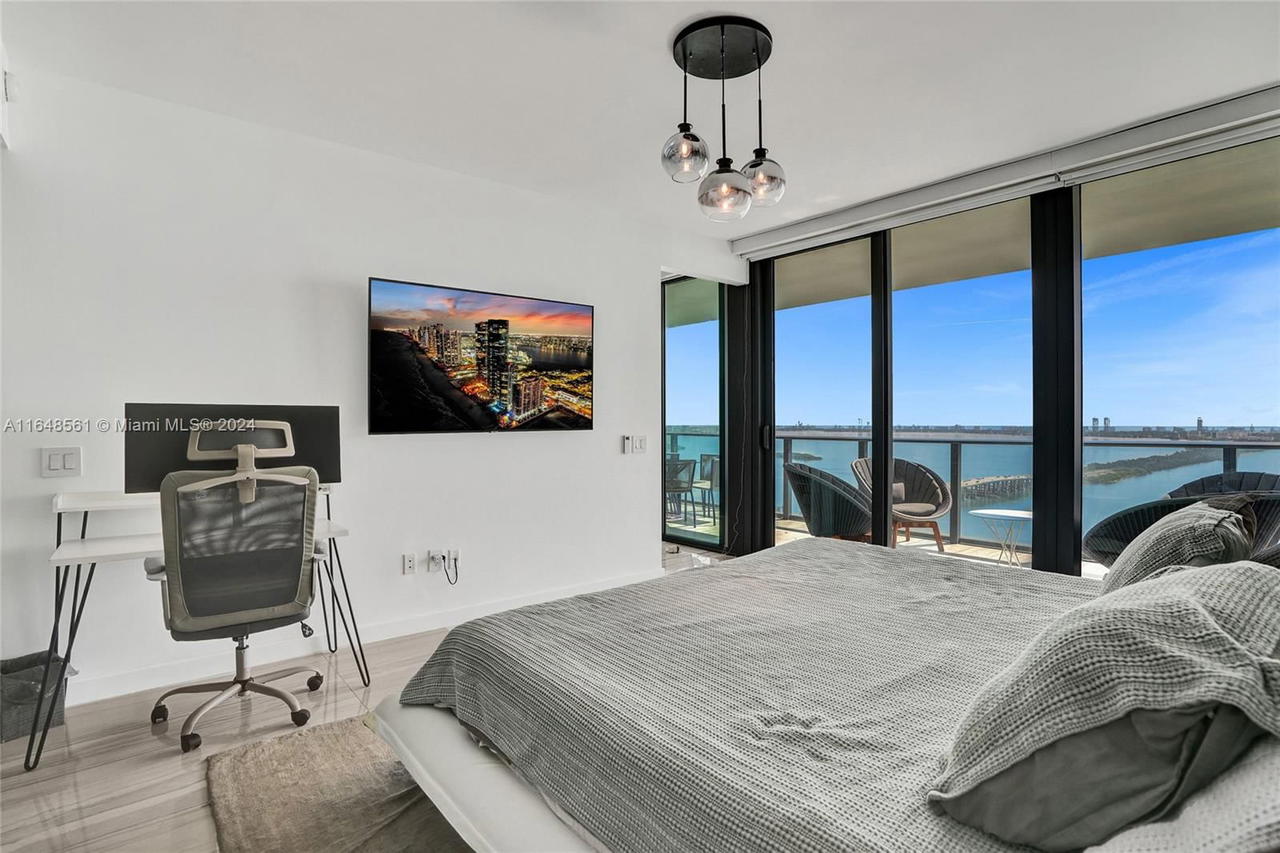 Real estate property located at 3131 7th Ave #3504, Miami-dade, One Paraiso Condo, Miami, FL