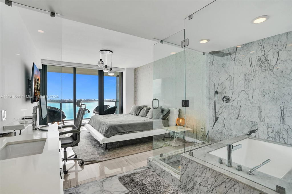 Real estate property located at 3131 7th Ave #3504, Miami-dade, One Paraiso Condo, Miami, FL