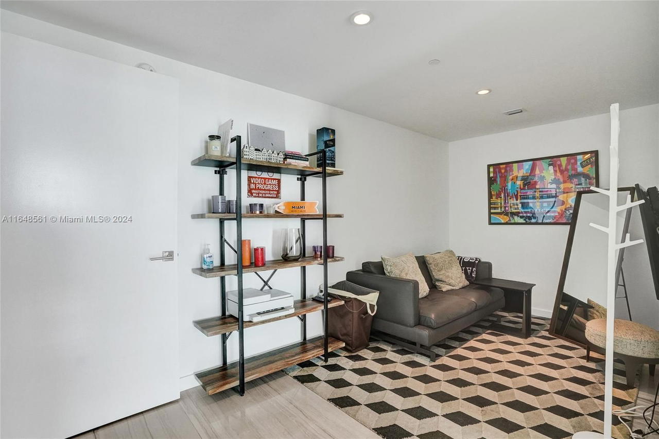 Real estate property located at 3131 7th Ave #3504, Miami-dade, One Paraiso Condo, Miami, FL