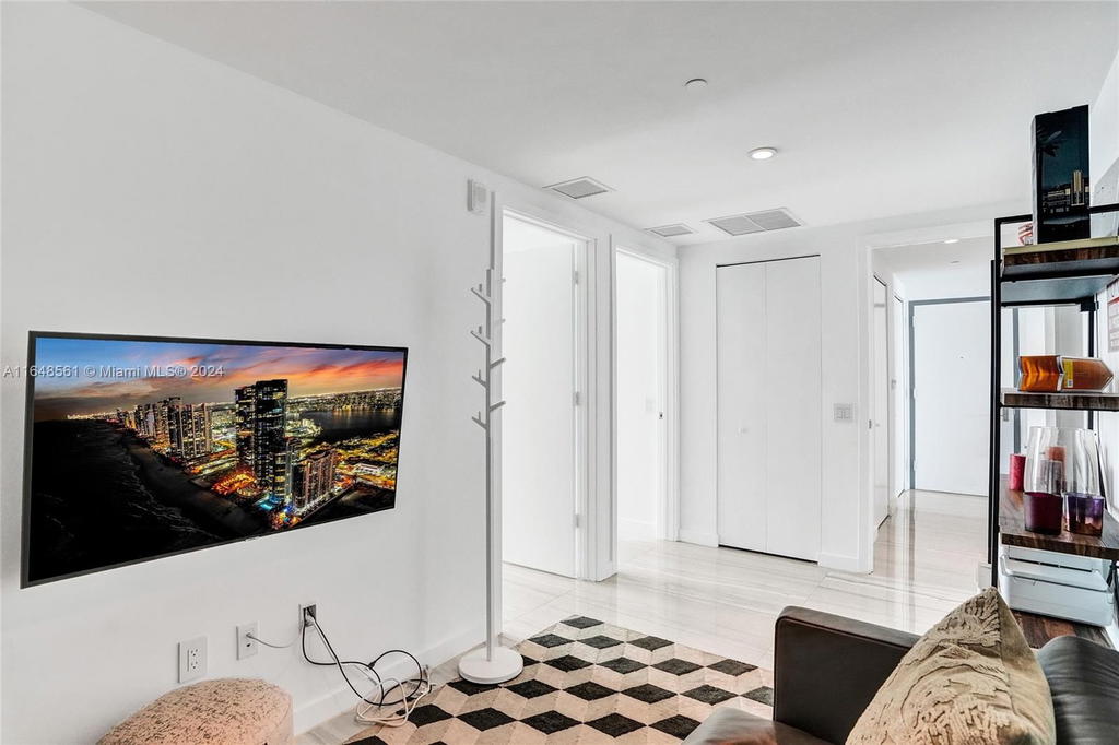 Real estate property located at 3131 7th Ave #3504, Miami-dade, One Paraiso Condo, Miami, FL