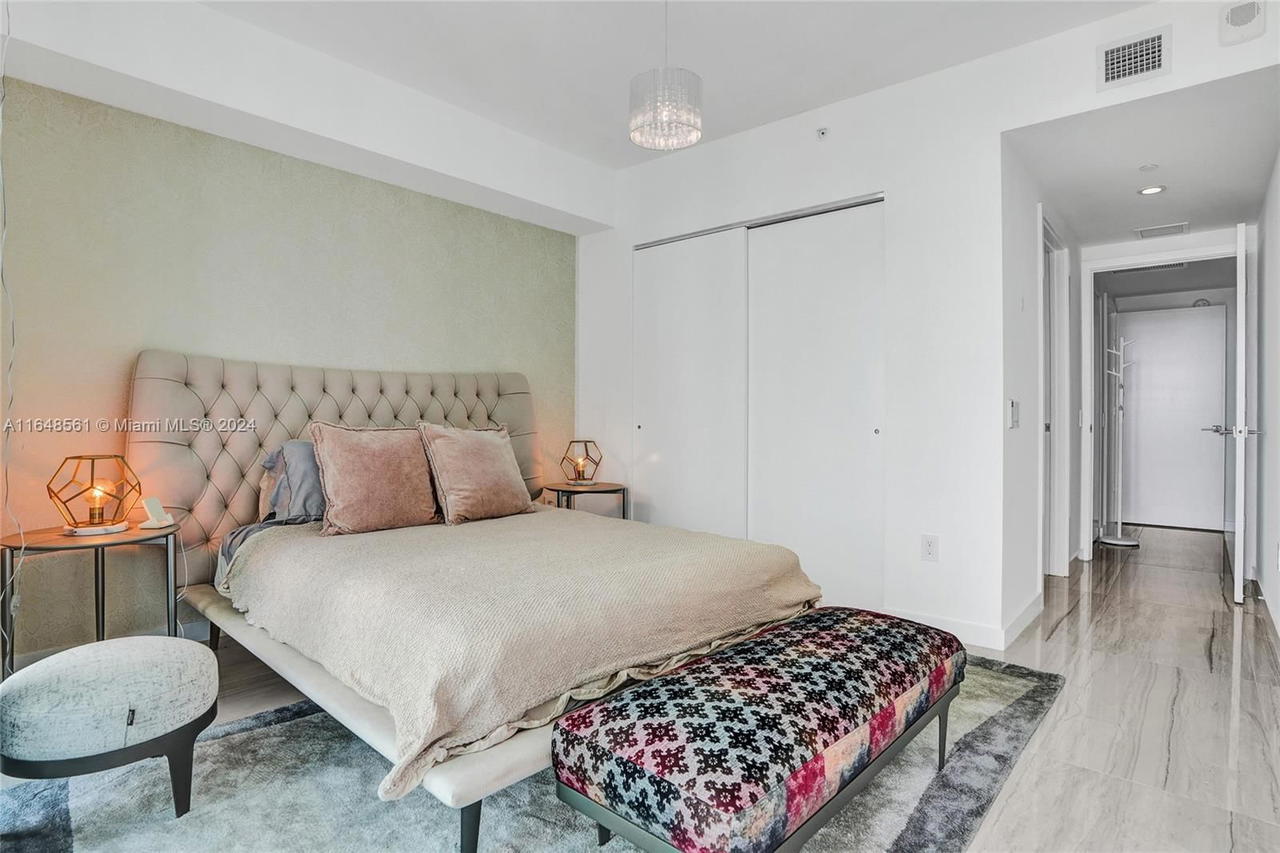 Real estate property located at 3131 7th Ave #3504, Miami-dade, One Paraiso Condo, Miami, FL