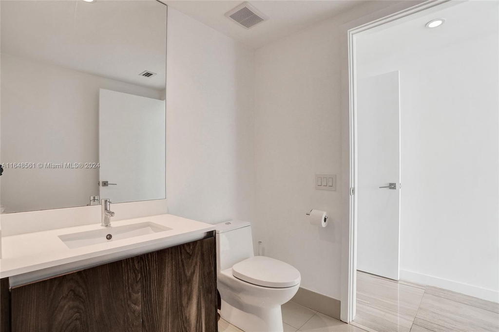 Real estate property located at 3131 7th Ave #3504, Miami-dade, One Paraiso Condo, Miami, FL