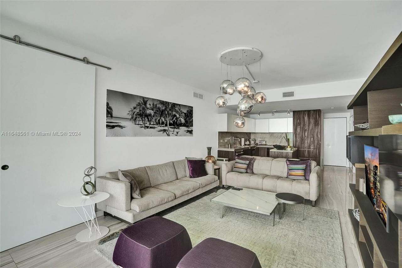 Real estate property located at 3131 7th Ave #3504, Miami-dade, One Paraiso Condo, Miami, FL