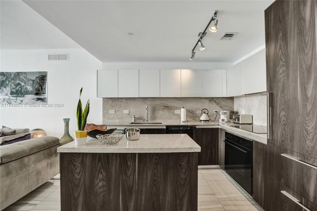 Real estate property located at 3131 7th Ave #3504, Miami-dade, One Paraiso Condo, Miami, FL