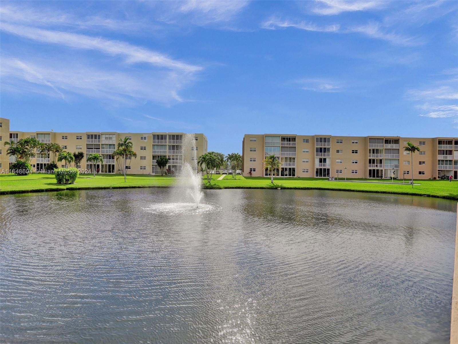 Real estate property located at 205 11th Ter #202, Broward, MEADOWBROOK LAKES CONDO, Dania Beach, FL