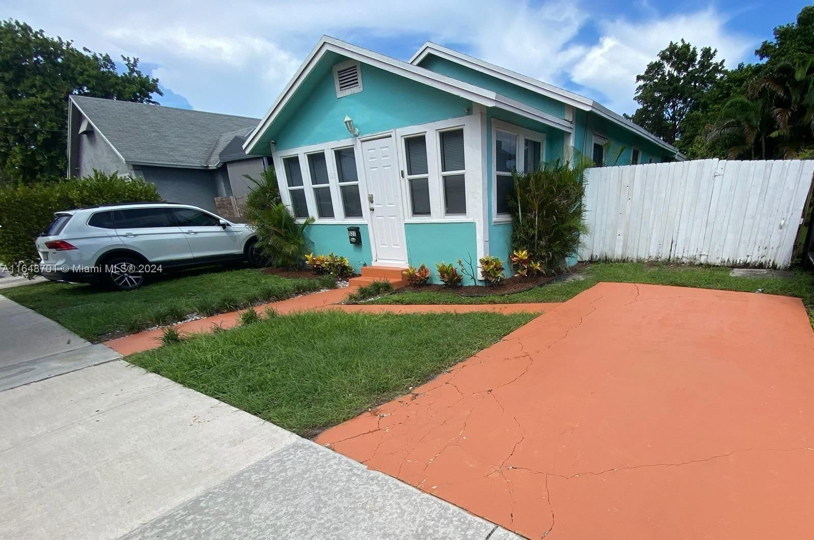 Real estate property located at 521 24th Ave, Broward, HOLLYWOOD LITTLE RANCHES, Hollywood, FL