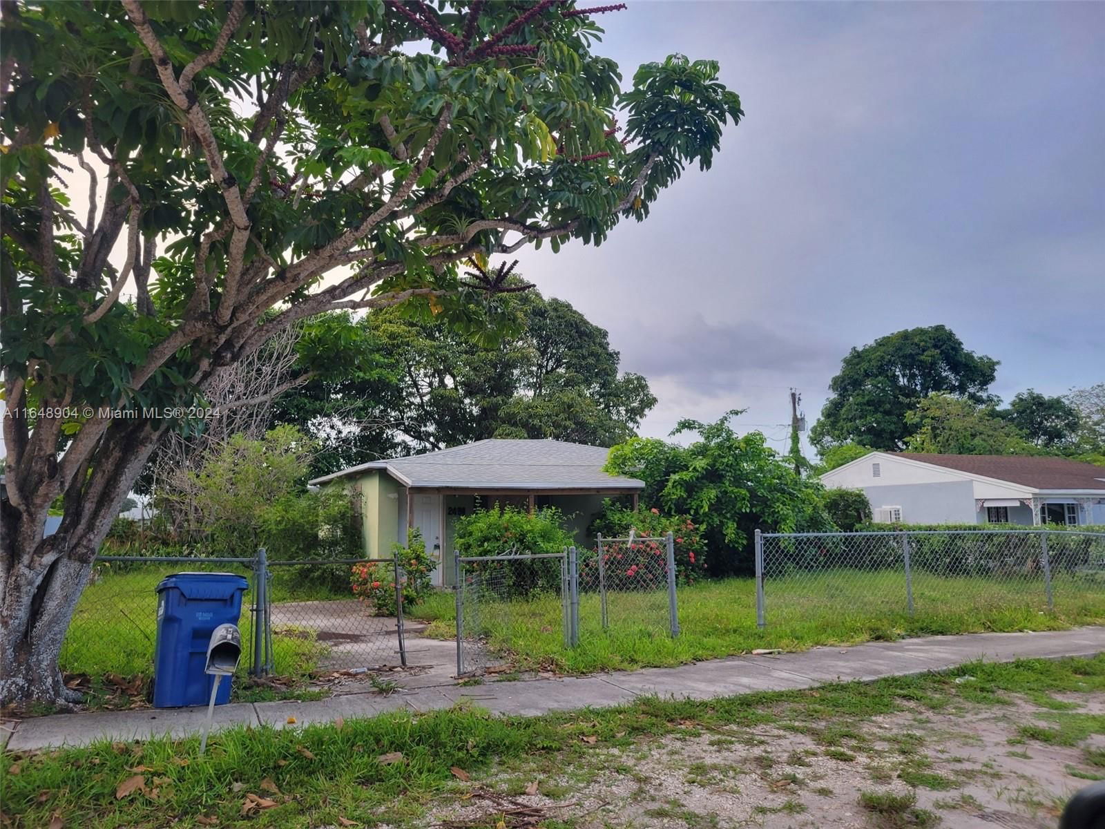 Real estate property located at 2481 154th St, Miami-Dade, BISCAYNE RIVER GARDENS, Miami Gardens, FL