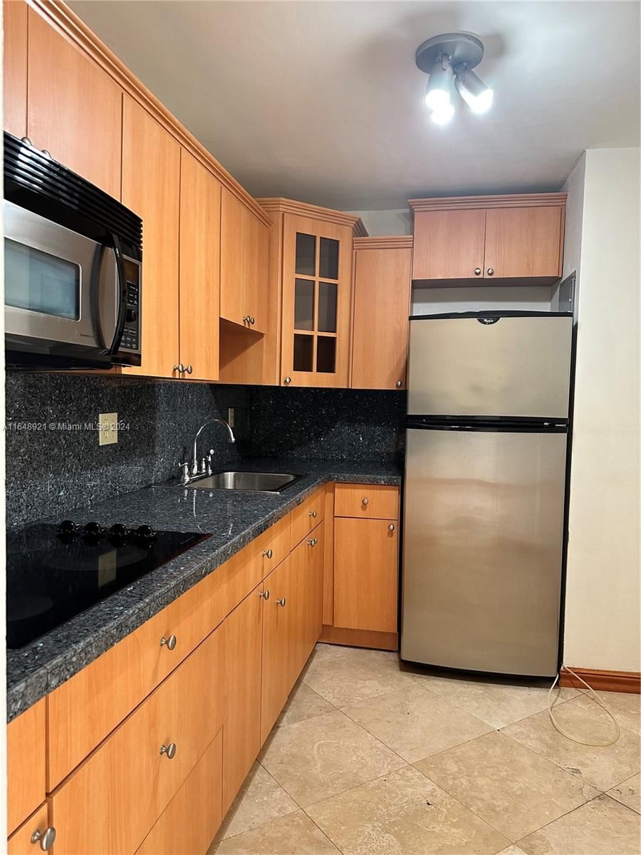 Real estate property located at 605 72nd Ave #208, Miami-Dade, EXPO I CONDO, Miami, FL