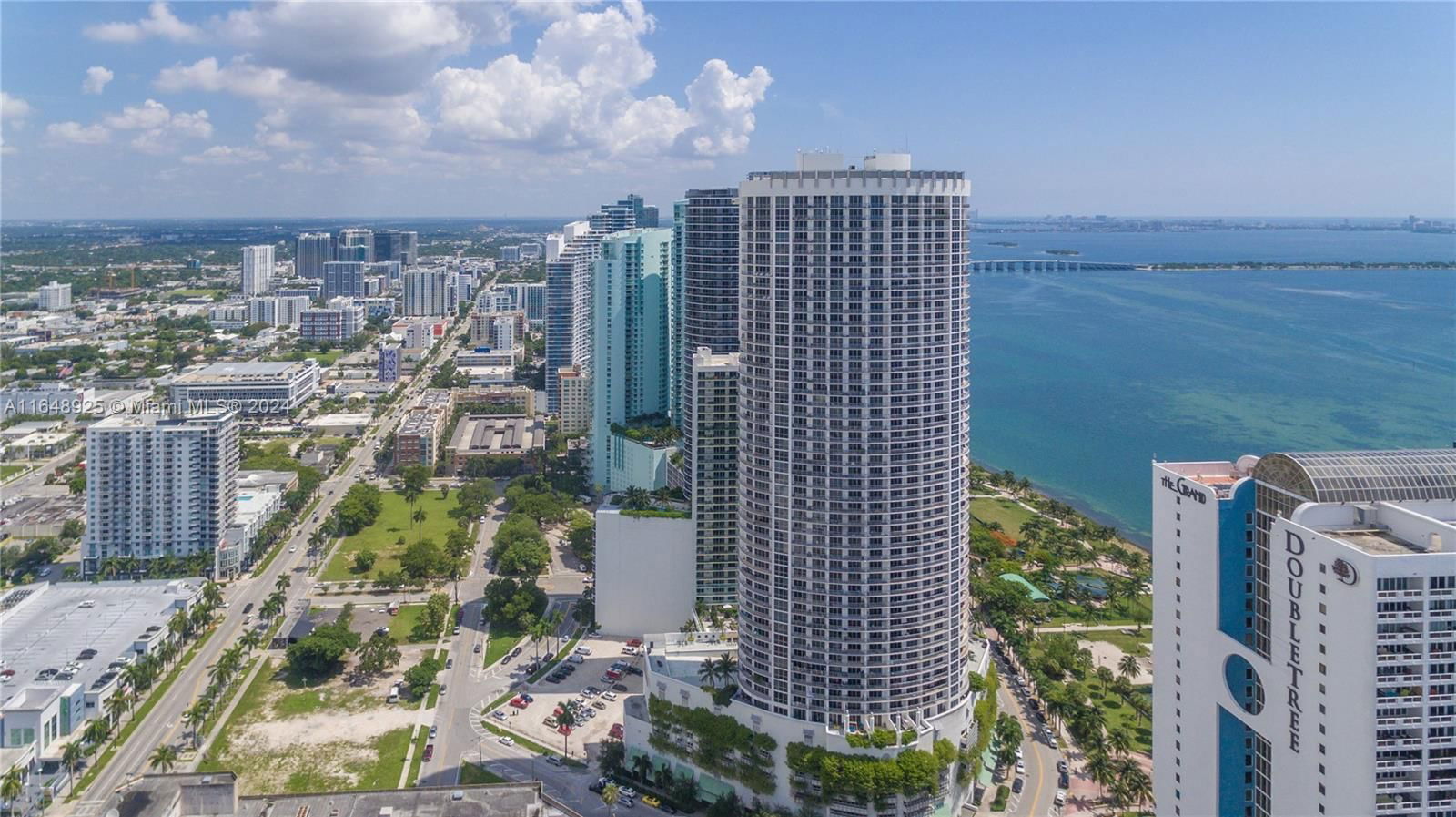 Real estate property located at 1750 Bayshore Dr #2505, Miami-Dade, OPERA TOWER CONDO, Miami, FL