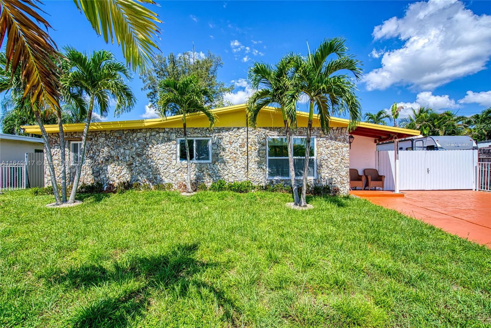 Real estate property located at 3901 59th Ter, Broward, PLAYLAND VILLAGE SEC 2, Davie, FL