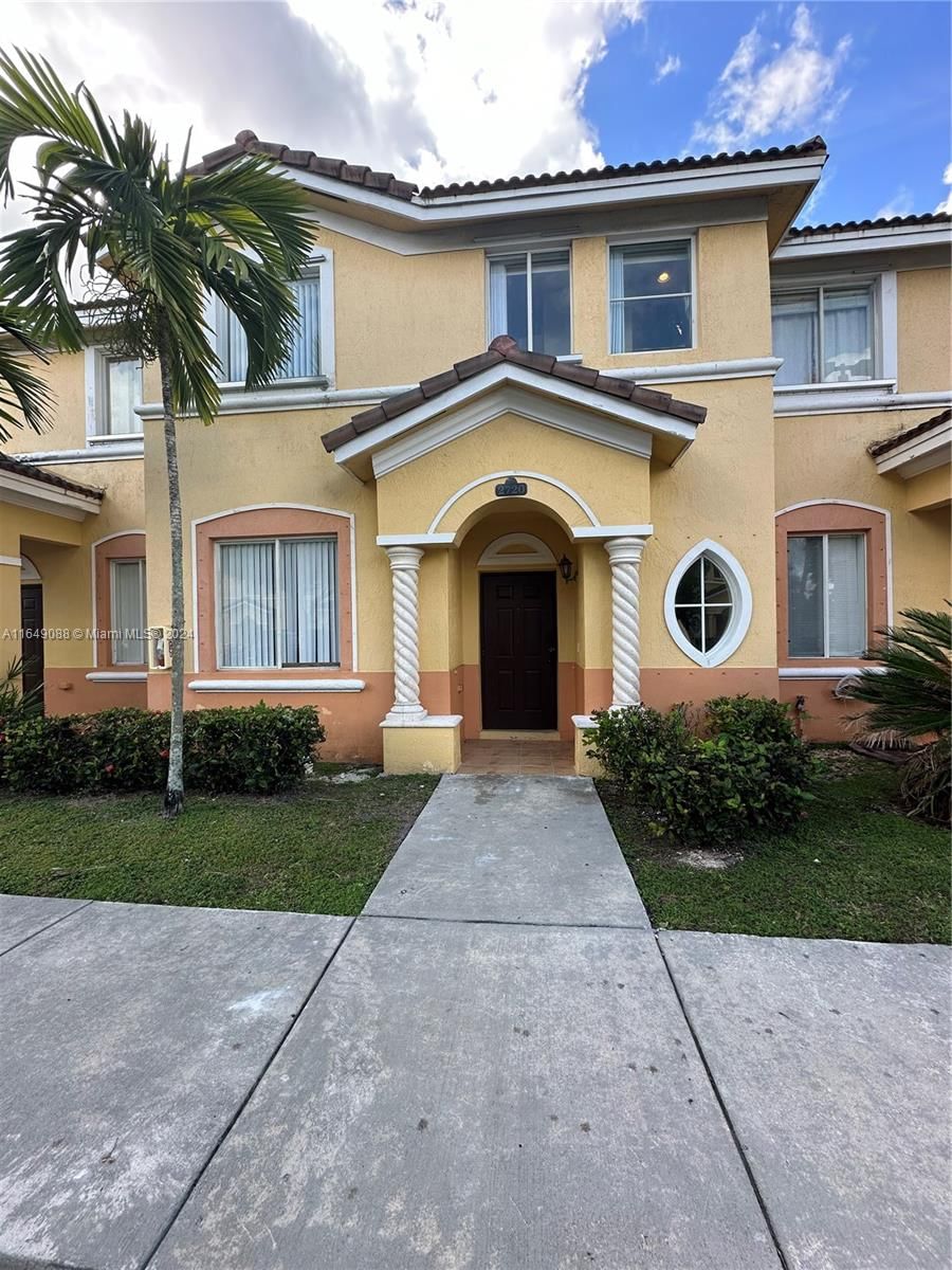 Real estate property located at 2720 15th Rd #13, Miami-Dade, SHOMA TOWNHOMES AT KEYSCO, Homestead, FL