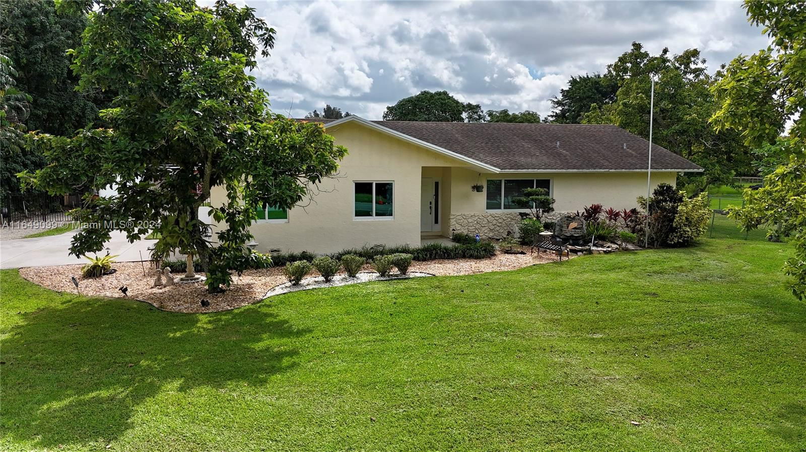 Real estate property located at 5310 166th Ave, Broward, GREEN MEADOWS SEC 2, Southwest Ranches, FL