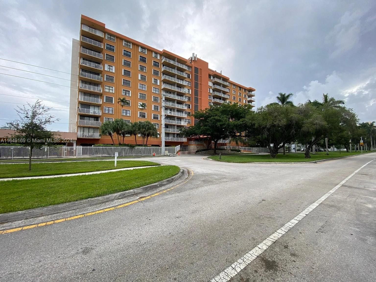 Real estate property located at , Miami-Dade, WATERSIDE TOWERS CONDO, North Miami, FL