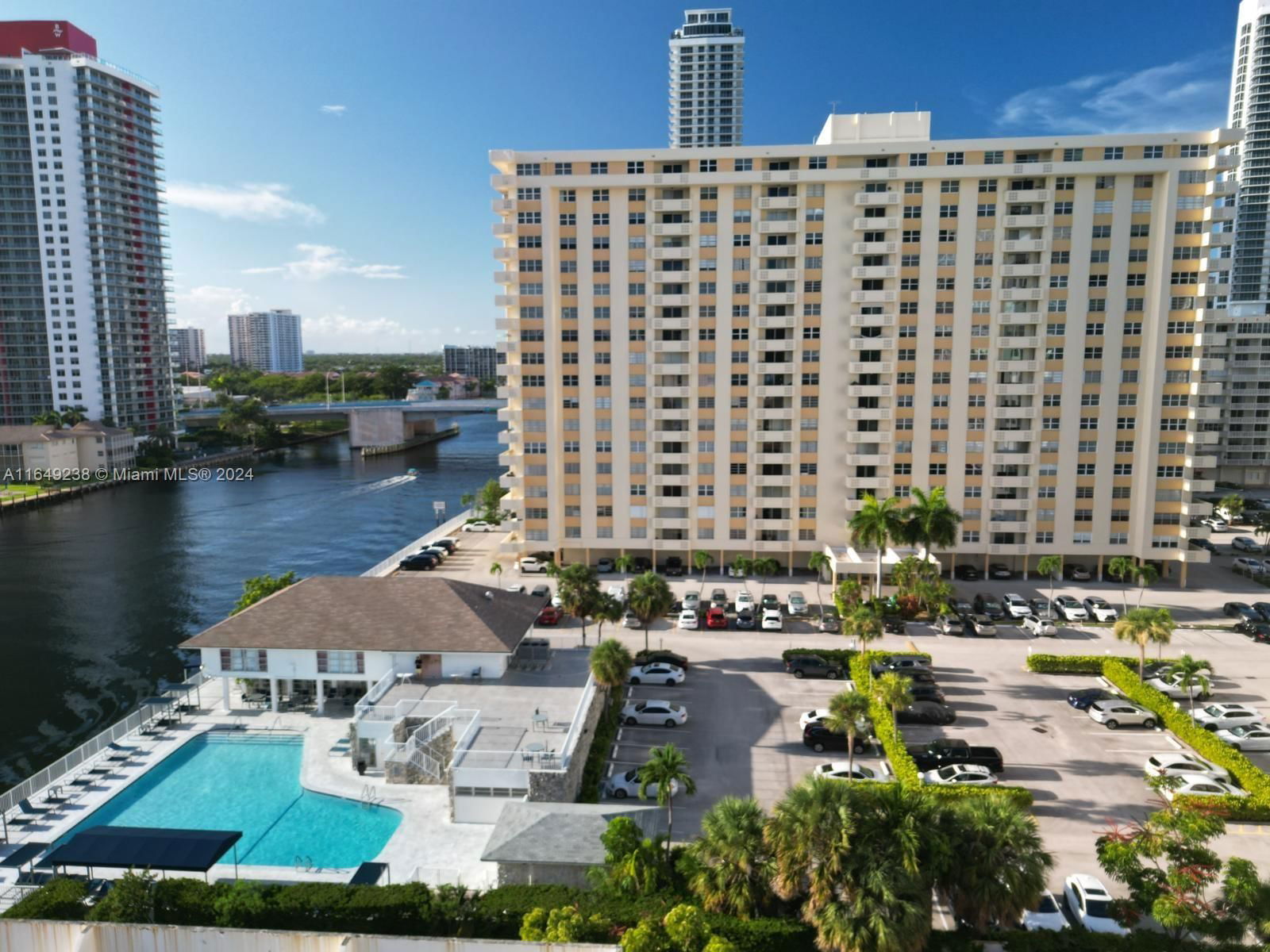 Real estate property located at 1833 Ocean Dr #1803, Broward, PLAZA TOWERS NORTH CONDO, Hallandale Beach, FL