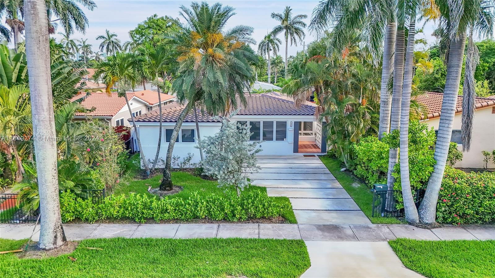 Real estate property located at 1046 Tyler St, Broward, Hollywood Lakes Section, Hollywood, FL