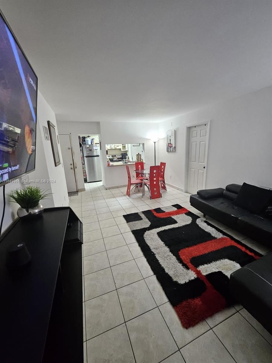 Real estate property located at 6520 27th Ct #22-55, Miami-Dade, LAGO GRANDE CONDO THREE C, Hialeah, FL