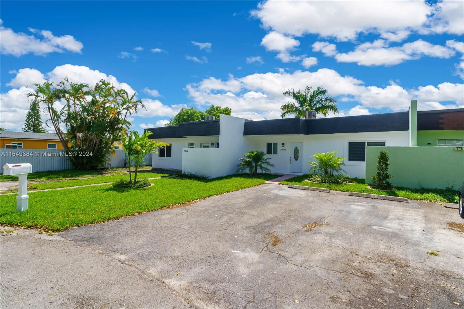 Real estate property located at 20826 24th Ct #20826, Miami-Dade, LAKE LUCERNE ESTATES, Miami Gardens, FL