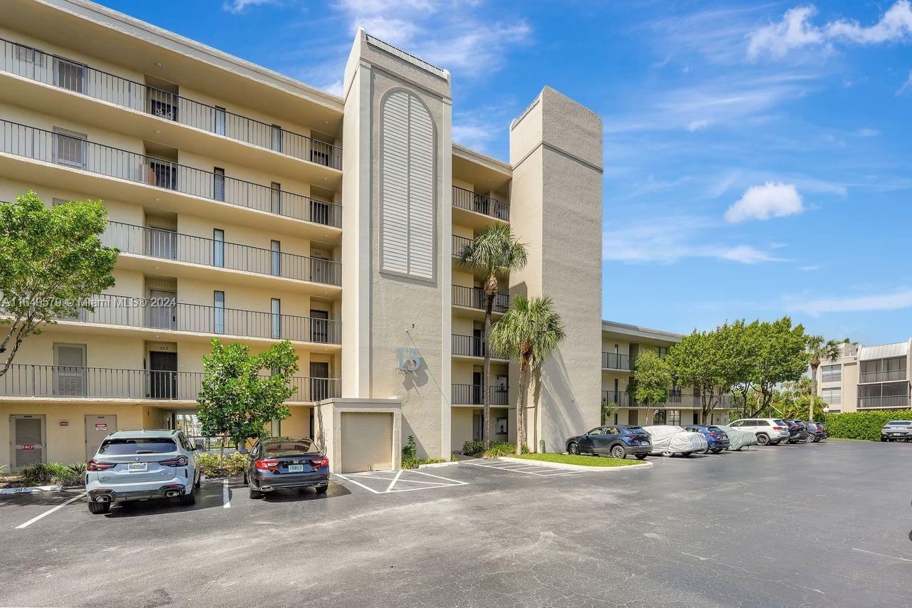 Real estate property located at 15 Royal Palm Way #2050, Palm Beach, BOCA BAYOU CONDO, Boca Raton, FL