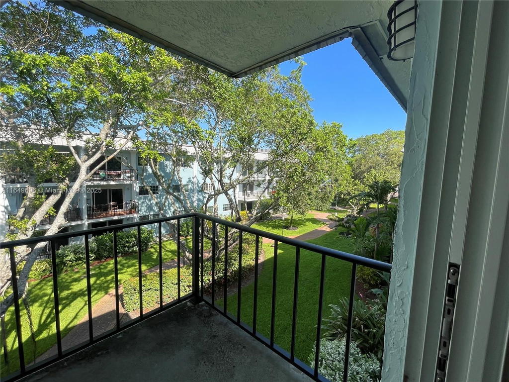Real estate property located at 3000 5th Ter #310-A, Broward, River Manor Condo, Wilton Manors, FL