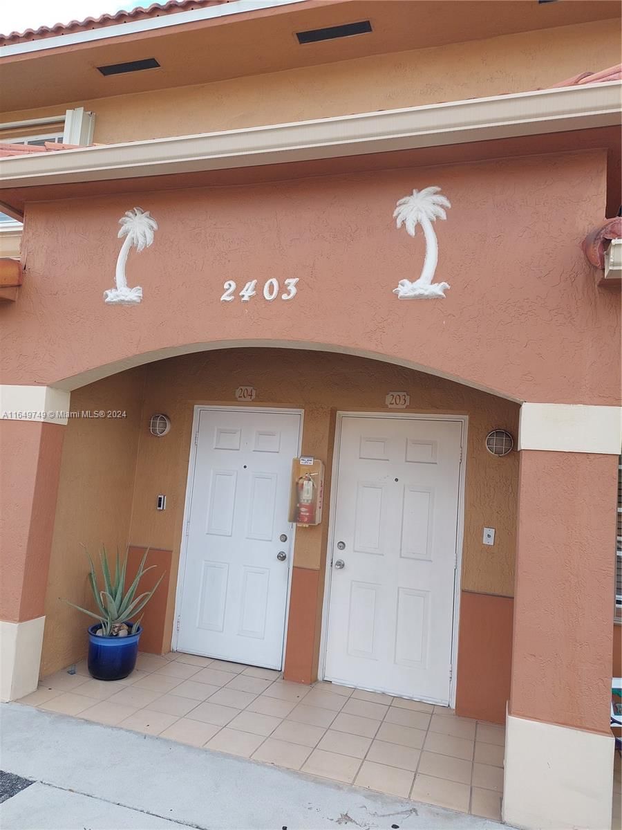 Real estate property located at 2403 76th St #203, Miami-Dade, WEST PALM VILLAS III COND, Hialeah, FL