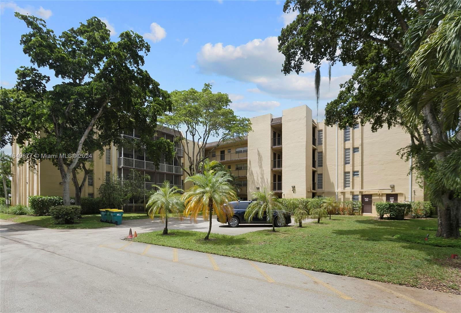 Real estate property located at 471 Pine Island Rd D105, Broward, PLANTATION PINES CONDO, Plantation, FL