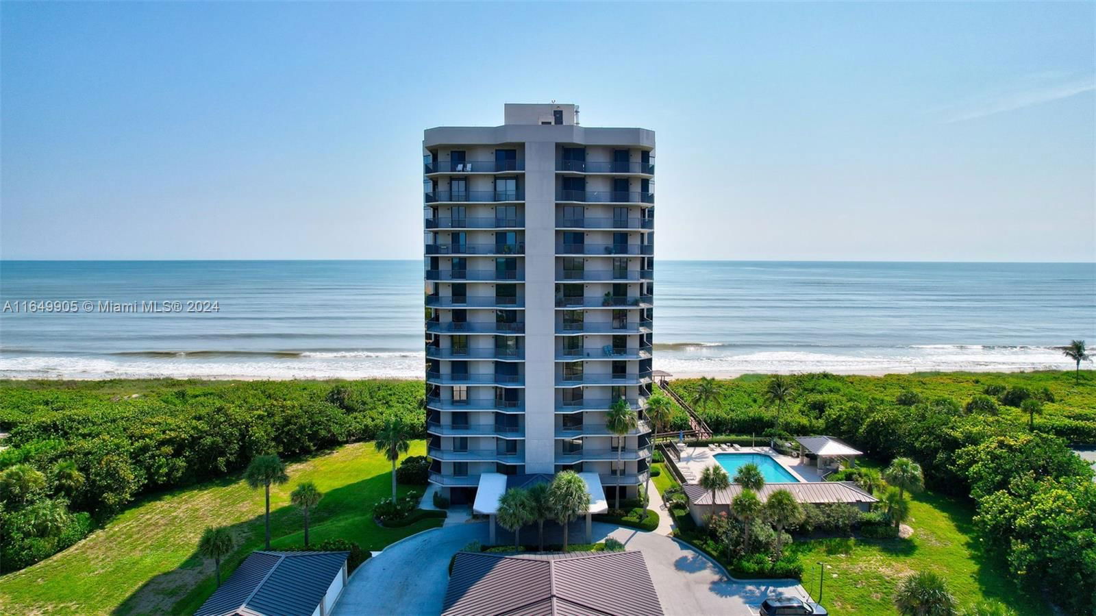 Real estate property located at 4000 Highway A1a #402, St Lucie, VISIONS CONDOMINIUM, Hutchinson Island, FL