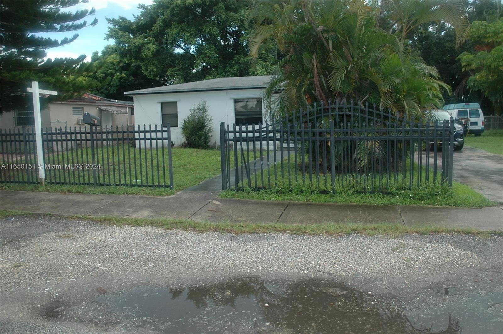 Real estate property located at 3440 98th St, Miami-Dade, THE TROPICS ADDN, Miami, FL