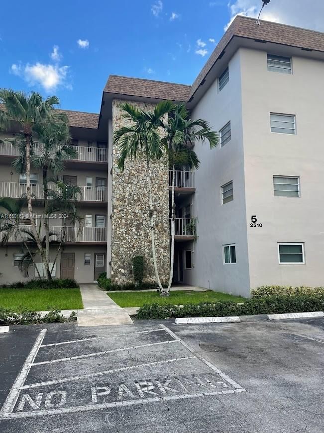 Real estate property located at 2510 81st Ave #405, Broward, ARROWHEAD NO 5 CONDO, Davie, FL