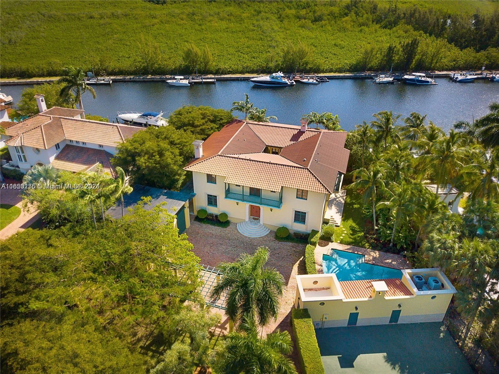 Real estate property located at 11065 Marin St, Miami-Dade, HAMMOCK OAKS HARBOR SEC 3, Coral Gables, FL