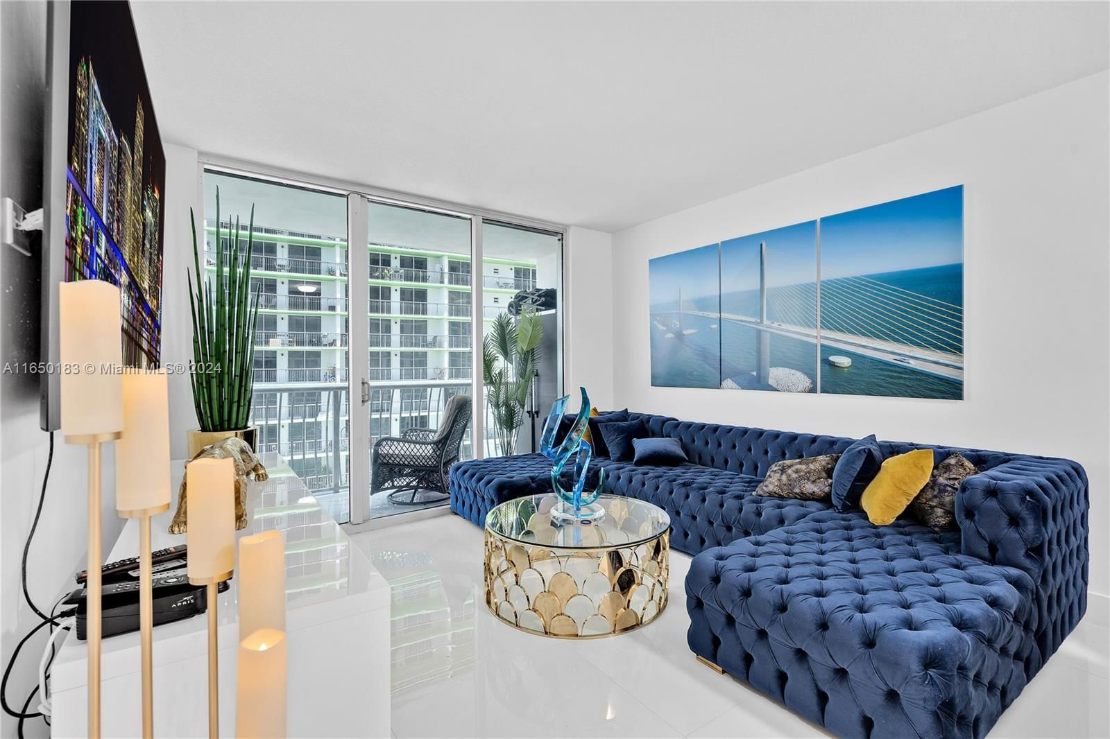 Real estate property located at 1750 Bayshore Dr #1709, Miami-Dade, OPERA TOWER CONDO, Miami, FL