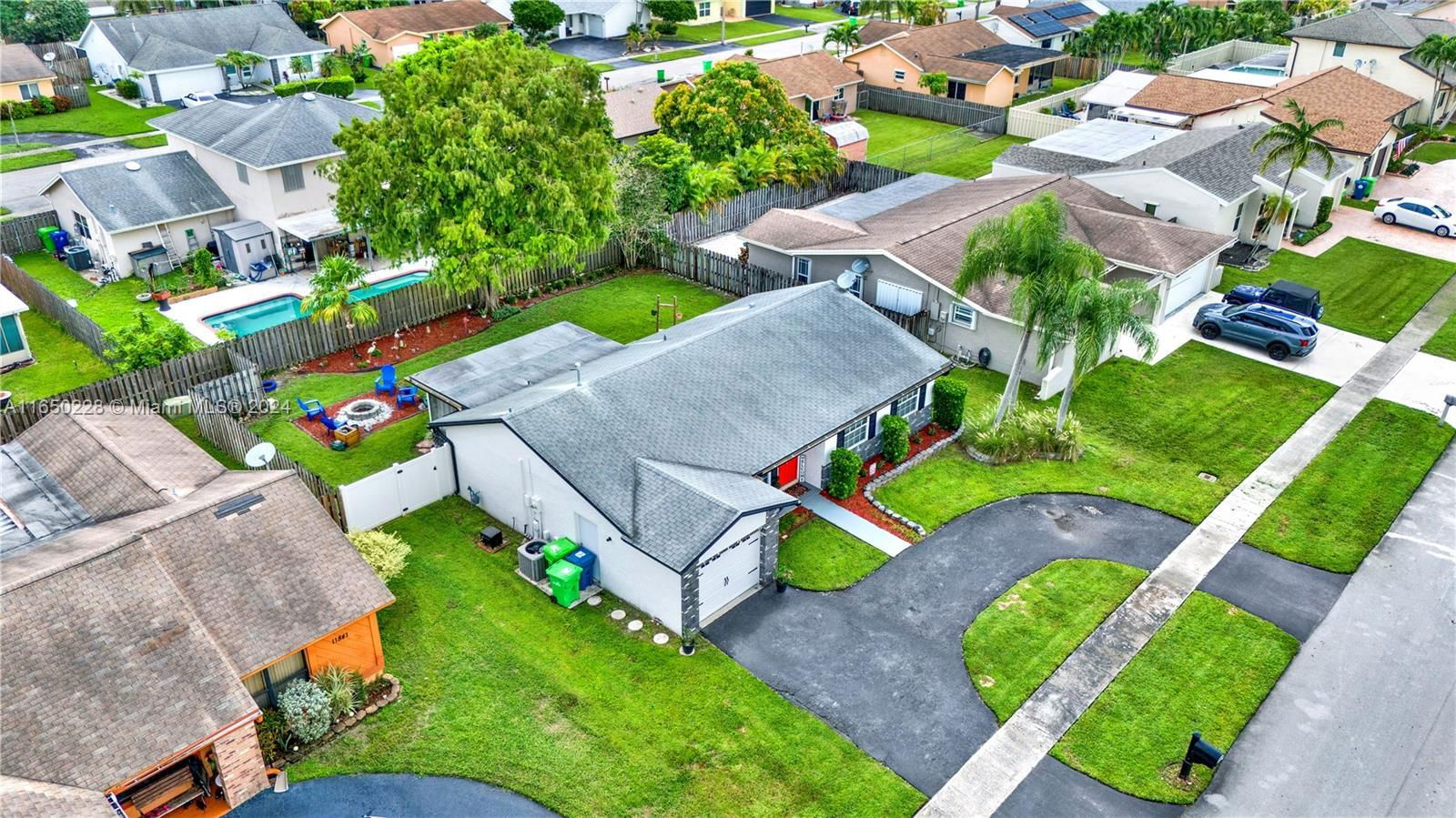 Real estate property located at 11831 39th Pl, Broward, SUNRISE GOLF VILLAGE, Sunrise, FL