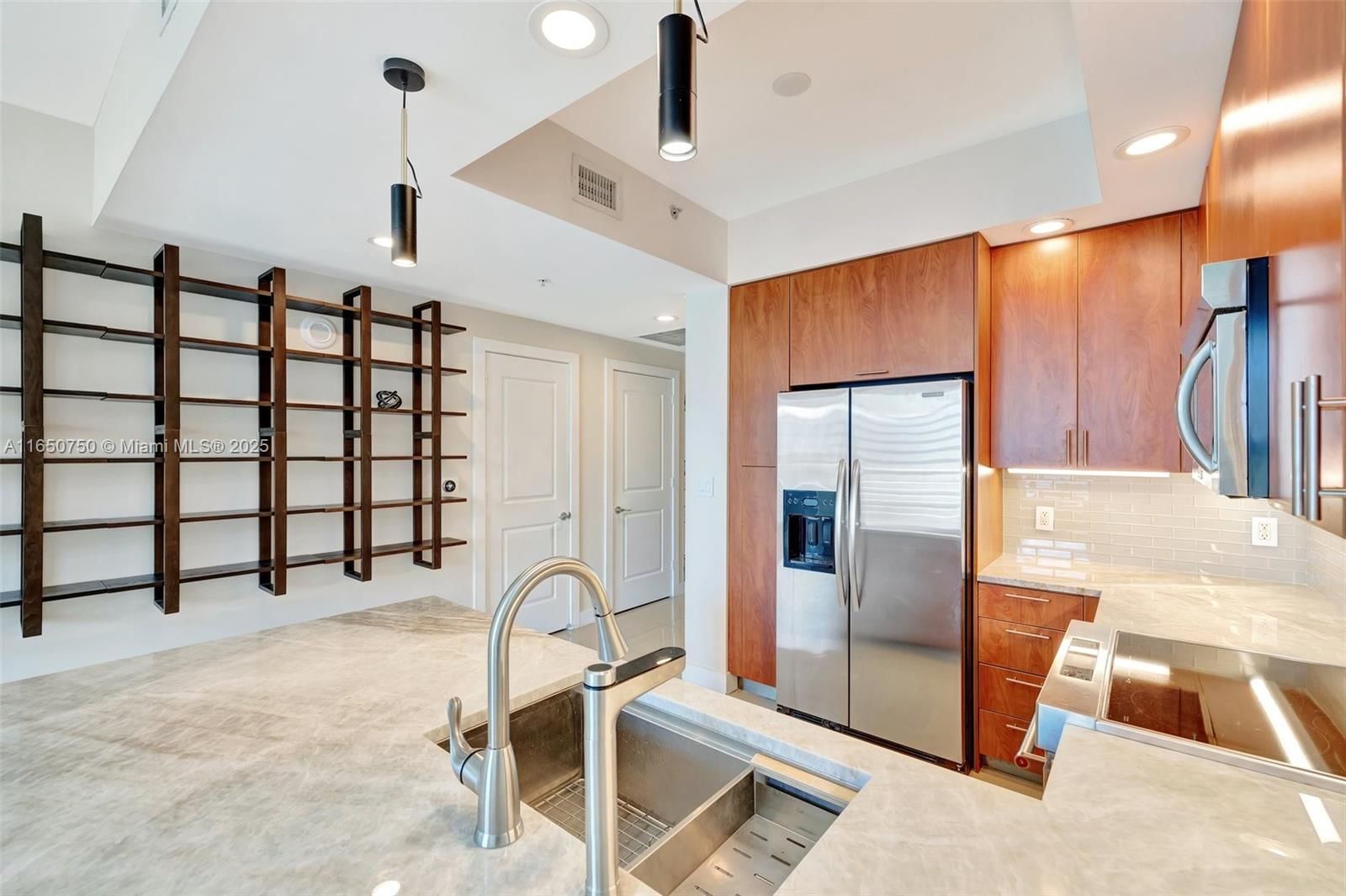Real estate property located at 315 3rd Ave #1505, Broward, Strada 315 Condo, Fort Lauderdale, FL