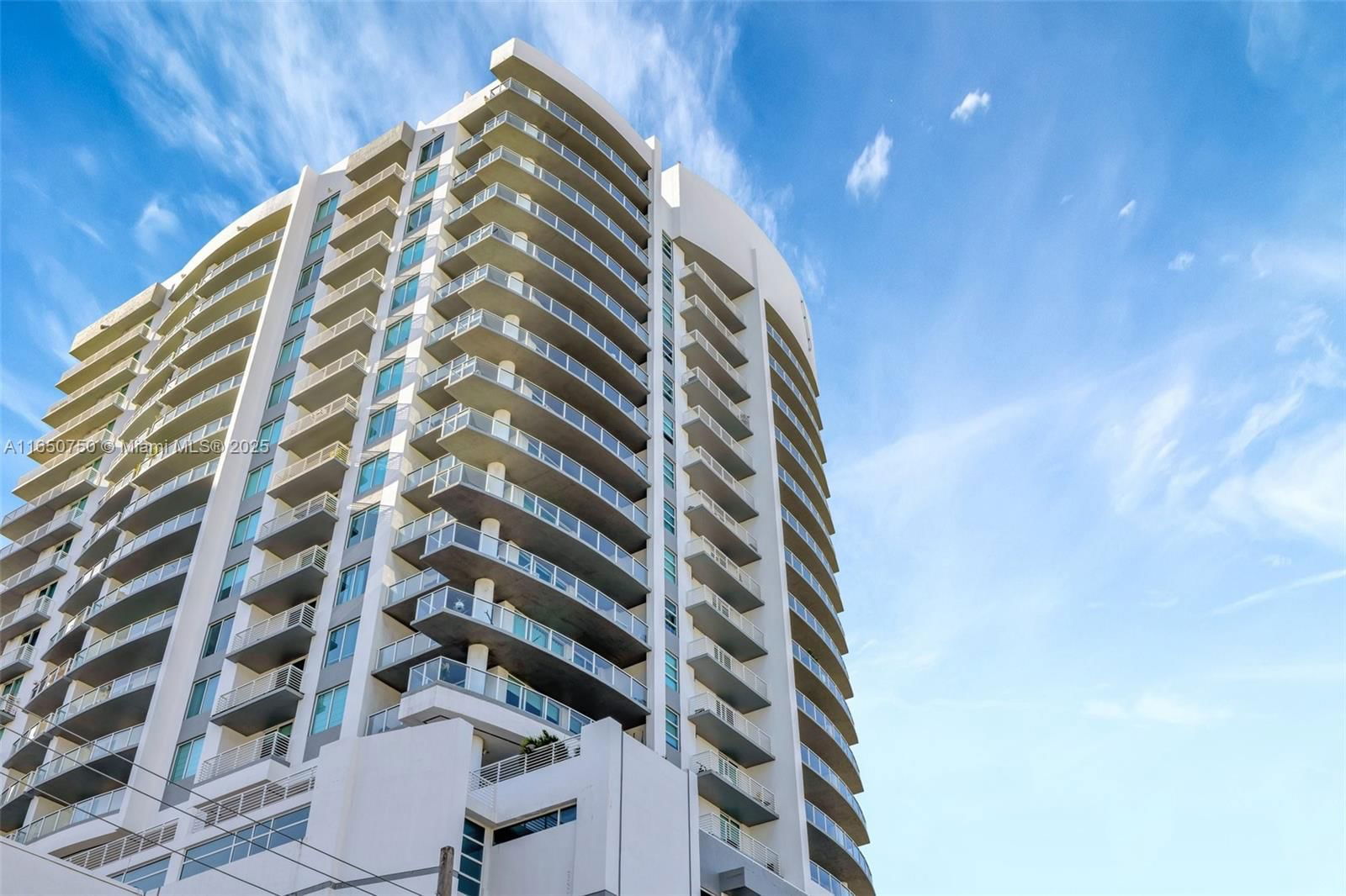 Real estate property located at 315 3rd Ave #1505, Broward, Strada 315 Condo, Fort Lauderdale, FL