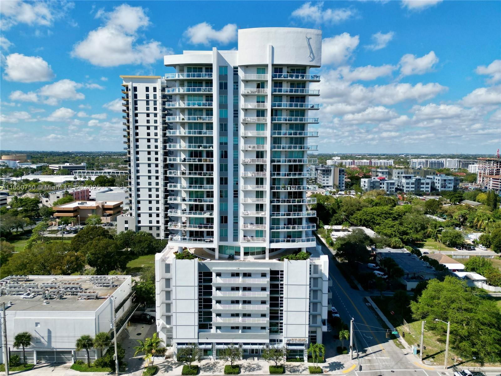 Real estate property located at 315 3rd Ave #1505, Broward, Strada 315 Condo, Fort Lauderdale, FL