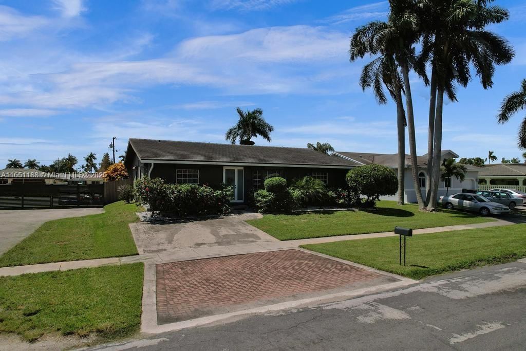 Real estate property located at 218 2nd St, Broward, DANIA GOLF VIEW, Dania Beach, FL